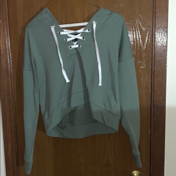 Forever 21 Tops - Crop top sweatshirt